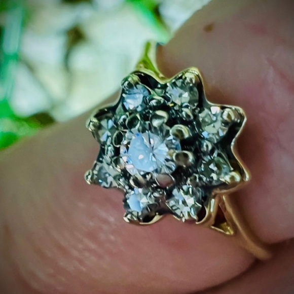 Meet your Posher, Jenna. I specialize in Vintage/Antique Fine Jewelry! Welcome!! - Picture 4 of 14